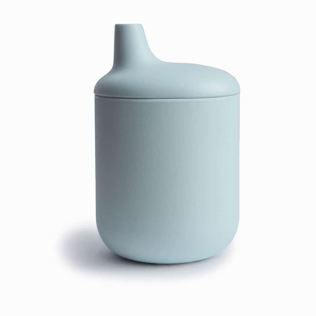 Mushie Silikónový pohárik s náustkom mushie - powder blue