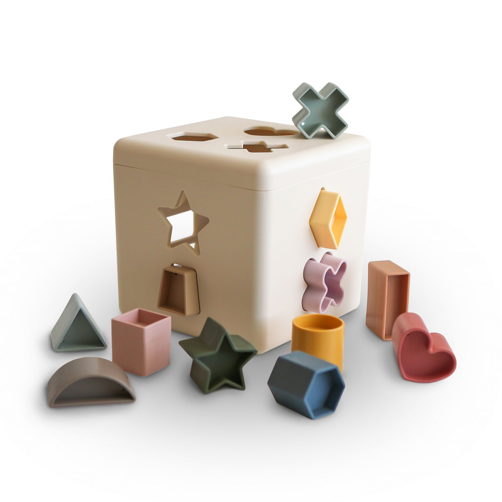 Mushie hračka na vkladanie tvarov (kocka)