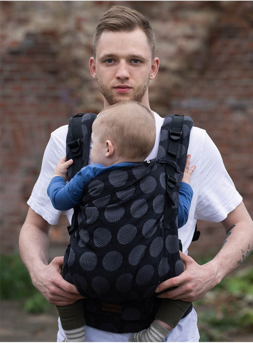 Kinder Hop Rastúce ergonomické nosítko Multi Grow Dots Dark Grey 100% bavlna, žakár
