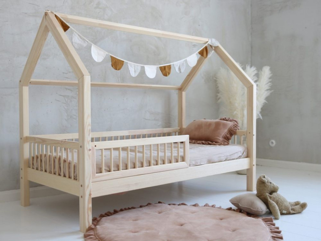 Elis design Domčeková posteľ s plôtikom natur 90x200 cm - na nožičkách 19 cm