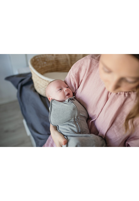 Zavinovačka Sleepee First Step Swaddle s čiapočkou zdarma Bloom