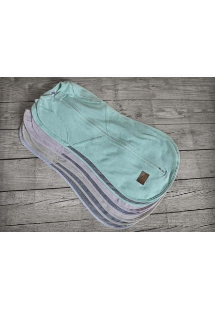 Zavinovačka Sleepee Second Step Swaddle s čapičkou zdarma Čierne bodky