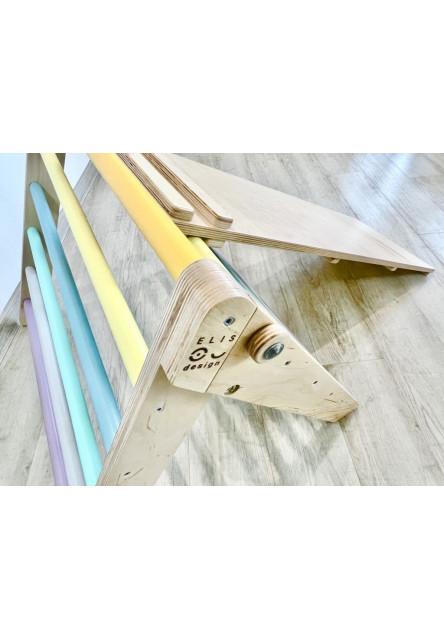 Montessori Piklerovej trojuholník light + doska 2v1 variant: natur okraje, modré priečky