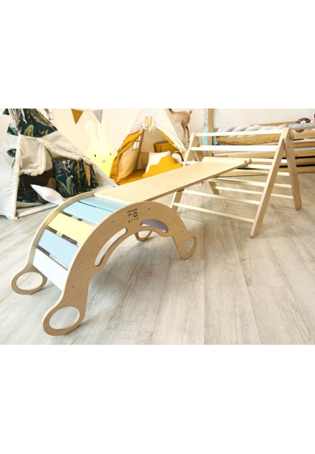 Montessori Piklerovej trojuholník light + doska 2v1 variant: natur okraje, modré priečky
