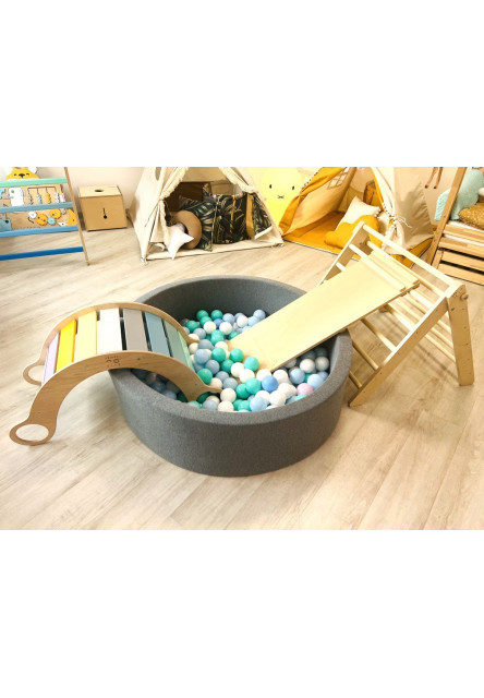 Montessori Piklerovej trojuholník light + doska 2v1 variant: natur okraje, modré priečky