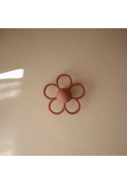 Hryzadlo s hrkálkou daisy mushie - dusty rose