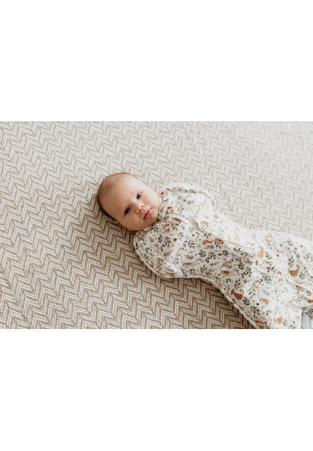 Zavinovačka Sleepee Second Step Swaddle s čepičkou zdarma Ivory Forest