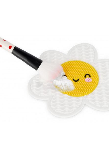 Podložka na čistenie kozmetických štetcov Legami Make-Up Brush Cleaning Pad - Brush It Off! - Daisy