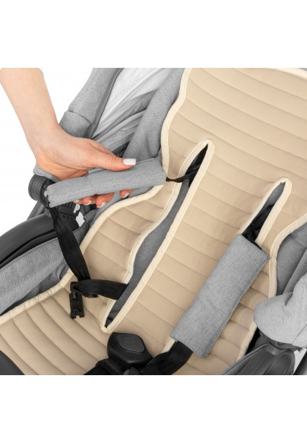 Prodyšná podložka proti pocení do sportovního kočárku a větších autosedaček Sleepee Grey