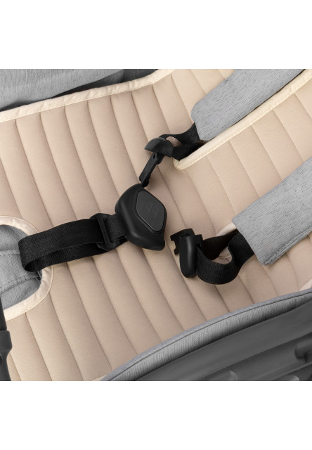 Prodyšná podložka proti pocení do sportovního kočárku a větších autosedaček Sleepee Grey