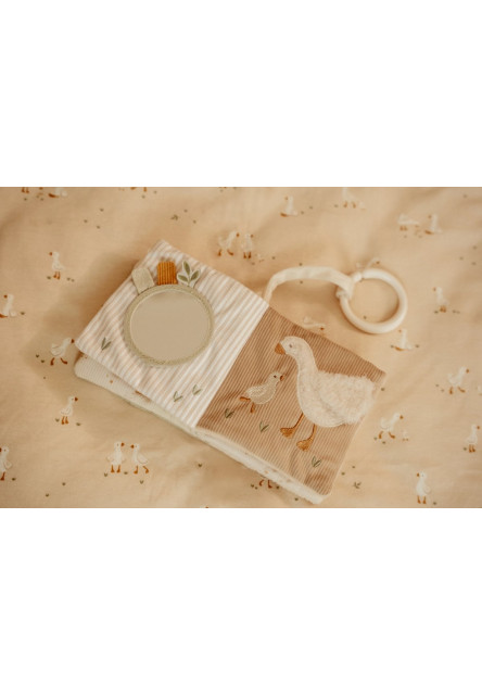 Závěsná textilní knížka s aktivitami Newborn Naturals