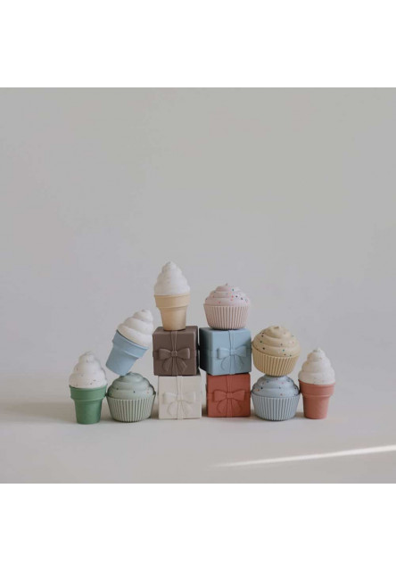 Hračka mix and match mushie - ice cream