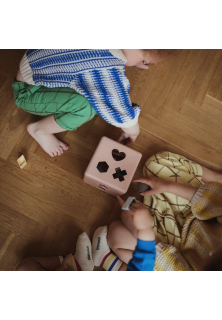 Triediaca hra mushie - shape sorting box