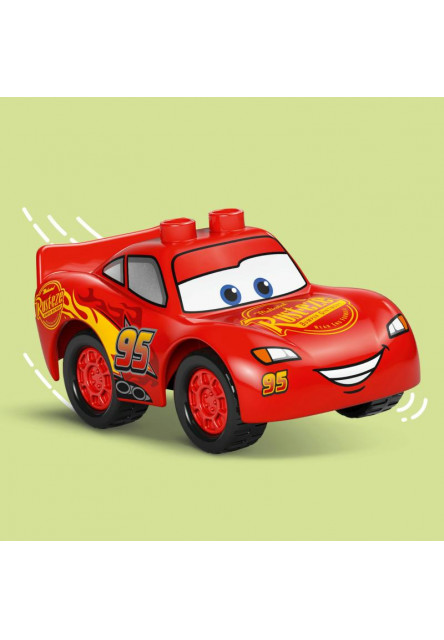 McQueen a návšteva v garáži doktora Hudsona