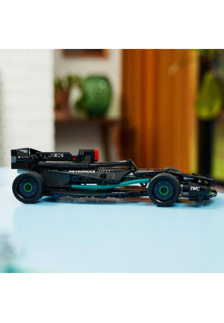 Mercedes-AMG F1 W14 E Performance Pull-Back