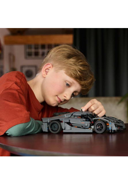 Sivé hyperauto Koenigsegg Jesko Absolut