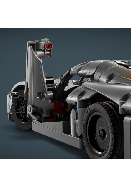 Sivé hyperauto Koenigsegg Jesko Absolut