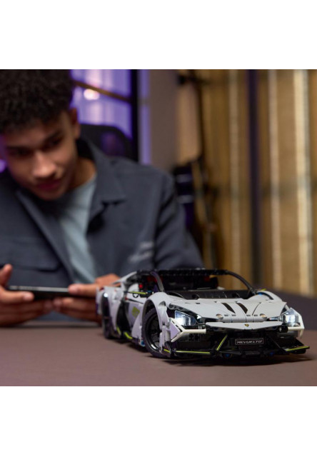 Lamborghini Revuelto