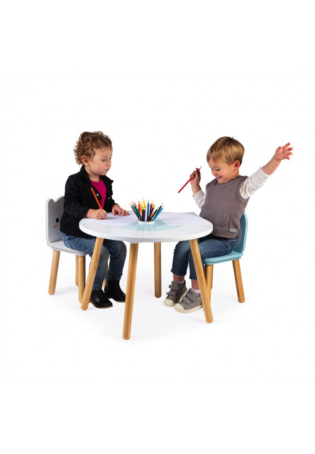 Drevený stolík so stoličkami pre deti