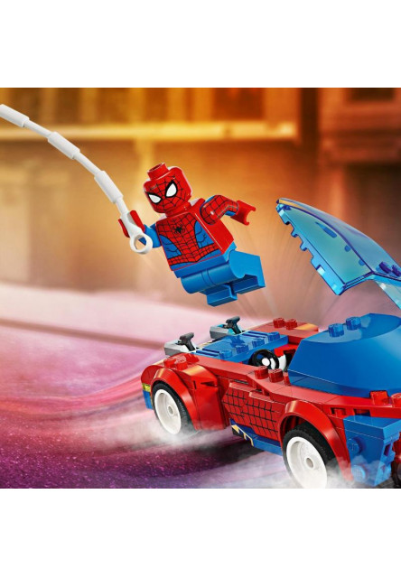 Spider-Manovo pretekárske auto a Venomov Zelený goblin