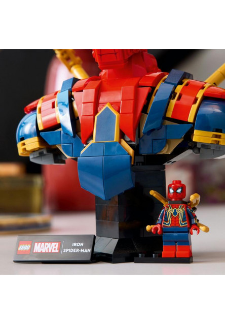 Busta Iron Spider-Mana