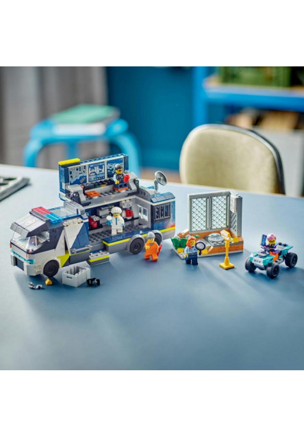 Mobilné kriminalistické laboratórium policajtov