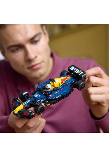 Pretekárske auto Oracle Red Bull Racing RB20 F1®
