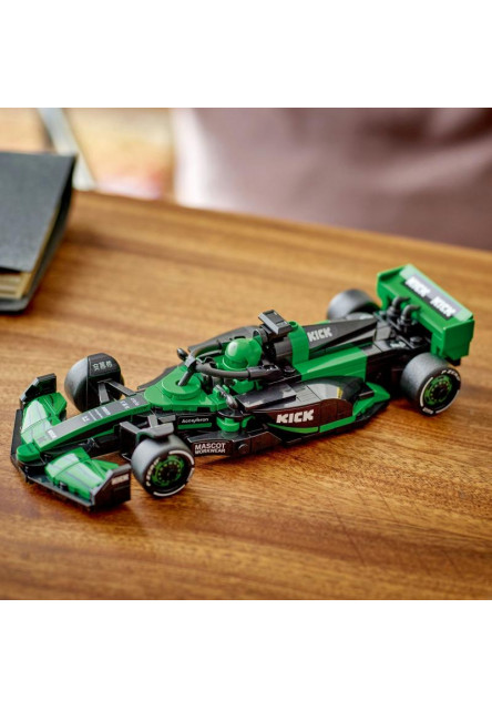 Pretekárske auto KICK Sauber F1® Team C44