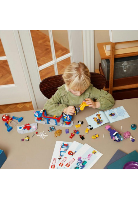 Pavúčia základňa Spideyho tímu