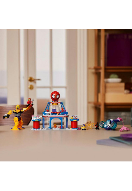 Pavúčia základňa Spideyho tímu