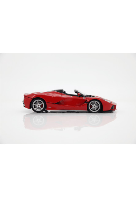 Bburago 1:24 Ferrari La Ferrari Aperta Red