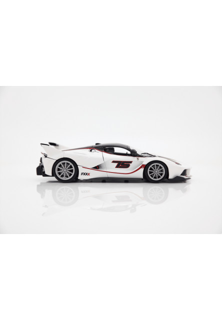 Bburago 1:24 Ferrari Racing FXX K White