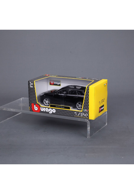Bburago 1:24 Plus Porsche Macan Black