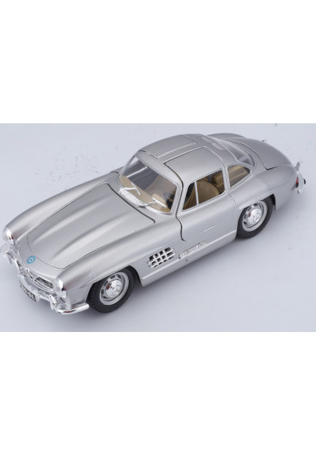 Bburago 1:24 Mercedes Benz 300SL Silver