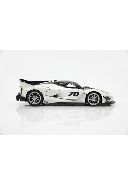Bburago 1:18 Ferrari TOP  FXX-K EVO Nr.70 (white/black)