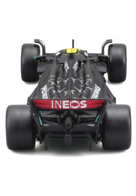 Bburago 1:24 RACE Formula F1 - Mercedes-AMG F1 W14 E (2023) #63 George Russell with driver