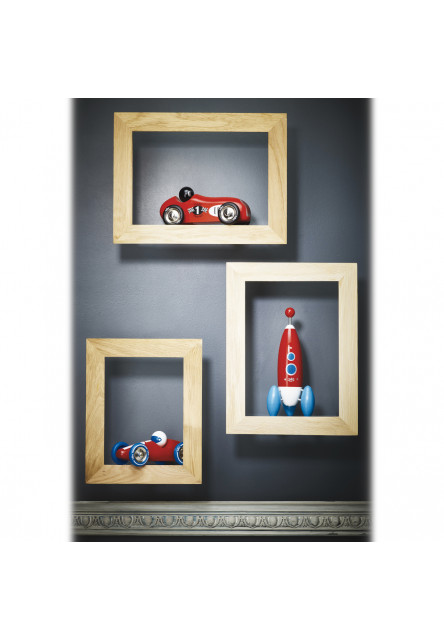 Historické závodné auto červené