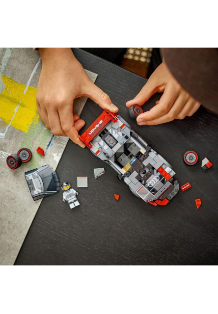 Pretekárske auto Audi S1 e-tron quattro