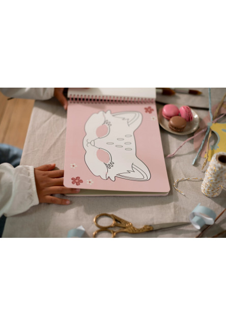 Kniha s vystrihovacími maskami Rosa