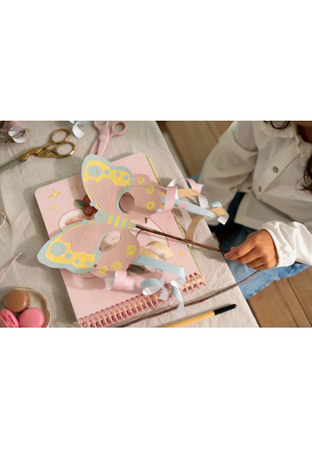 Kniha s vystrihovacími maskami Rosa