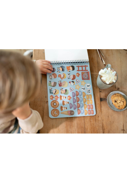 Kniha s vystrihovacími autami Jim