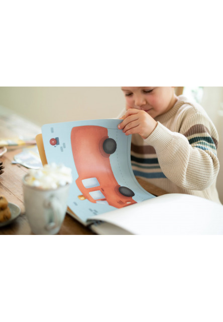 Kniha s vystrihovacími autami Jim