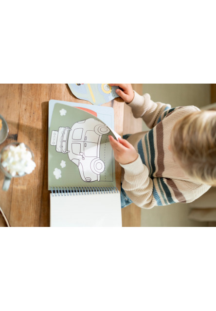 Kniha s vystrihovacími autami Jim