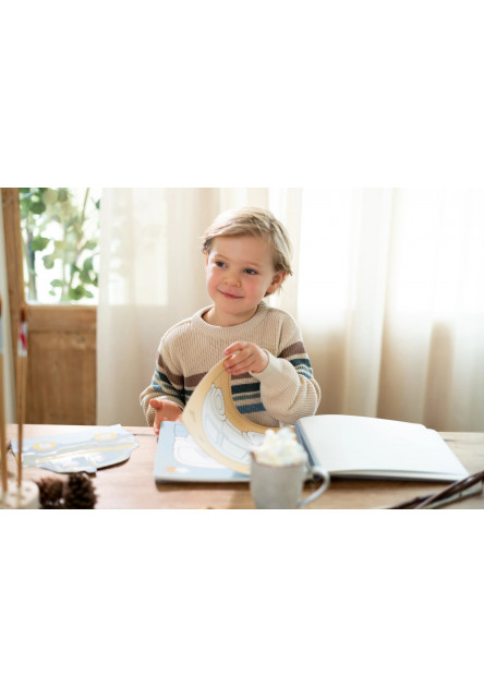 Kniha s vystrihovacími autami Jim