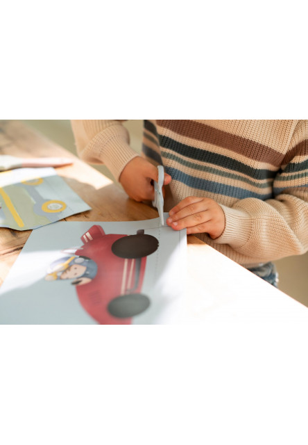 Kniha s vystrihovacími autami Jim