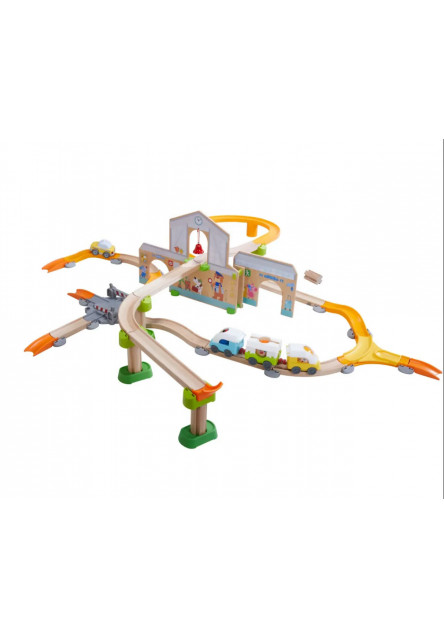 Guľôčková dráha Kullerbü - Vlaková stanica