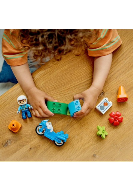 Modrá policajná motorka