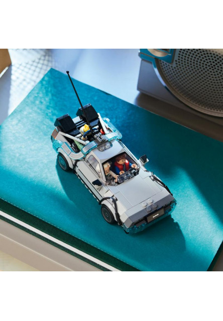 Stroj času z filmu Návrat do budúcnosti