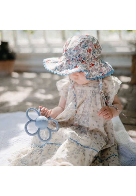 Hryzadlo s hrkálkou daisy mushie - faded denim