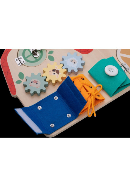 Free2Play Activity Board Domček